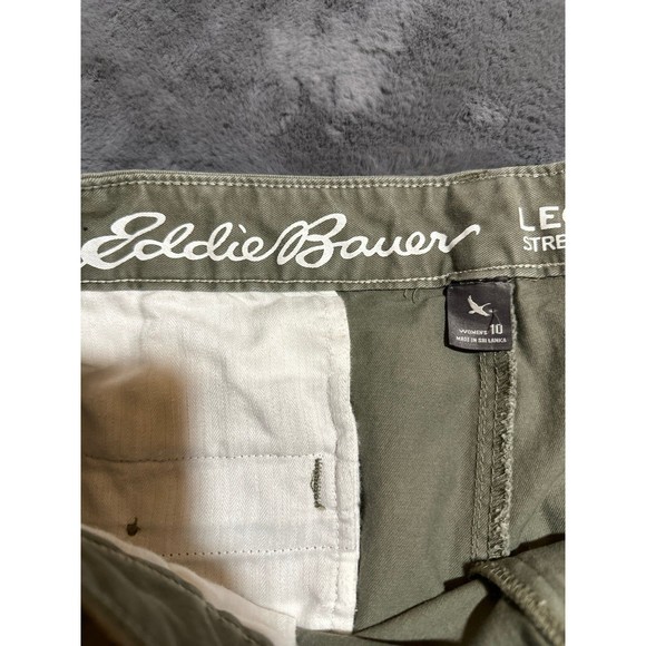 Eddie Bauer Legend wash Slightly curvy fit Shorts - Picture 3 of 5